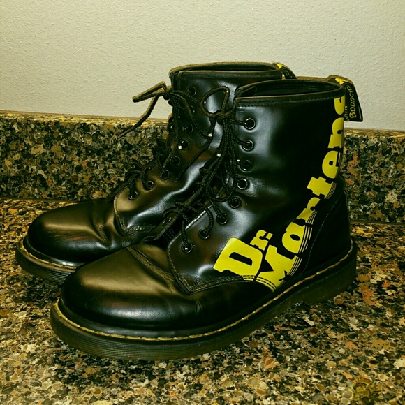 RARE UK DR.MARTENS YELLOW LOGO 10 GRUNGE 90s DOCS